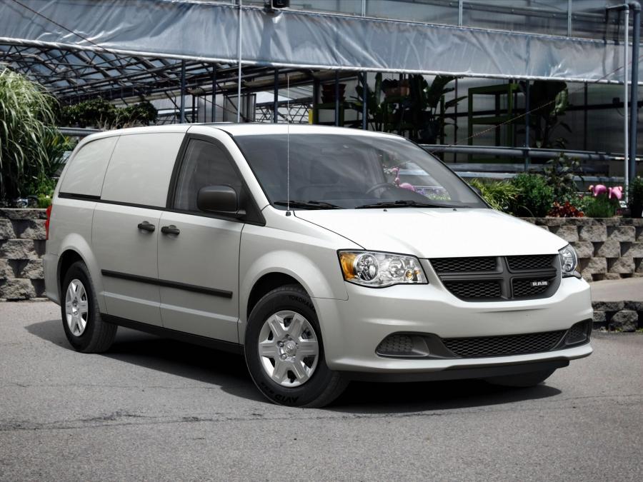  Dodge Ram C-V Tradesman 2011 года  (фото 1 из 13)